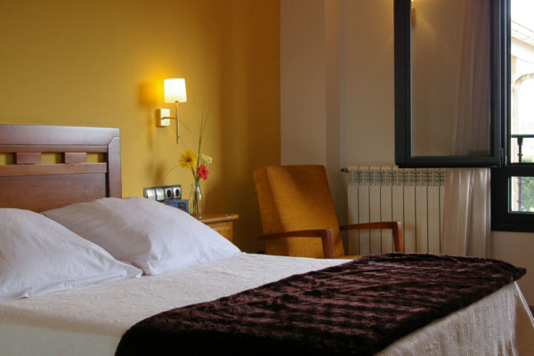 habitacion_cristina_1-600x400 habitacion_cristina_1-600x400